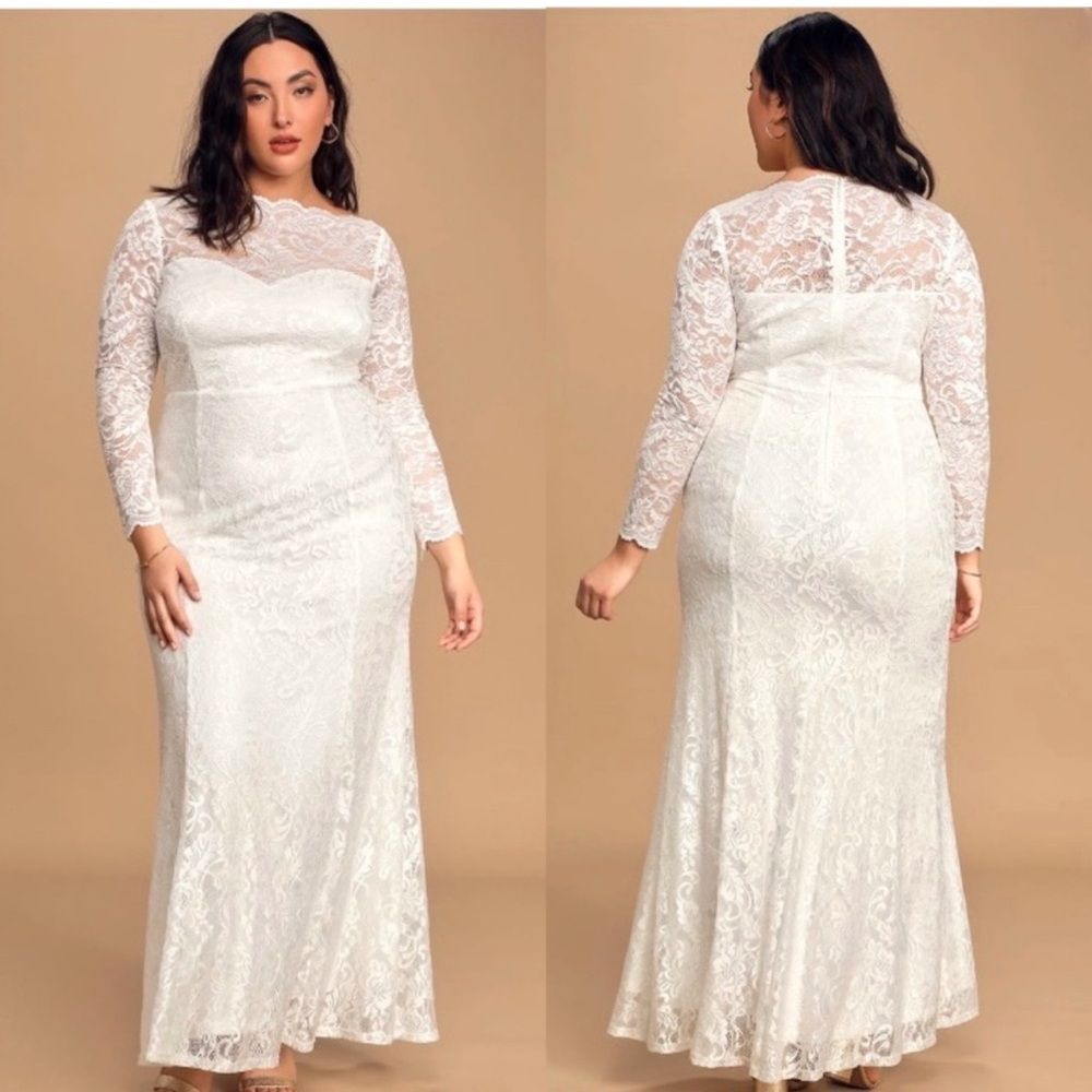 NWT Lulus lace wedding gown with long sleeves